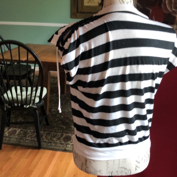 Top - Picture 2 of 3